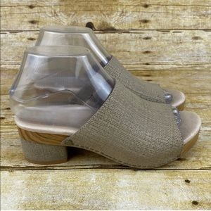 SZ 36 Dansko tan clogs/mules